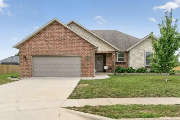 1910 E Whetstone Drive, Ozark, MO 65721