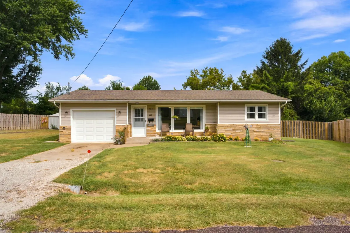 704 W Scott Street, Monett, MO 65708 - #1