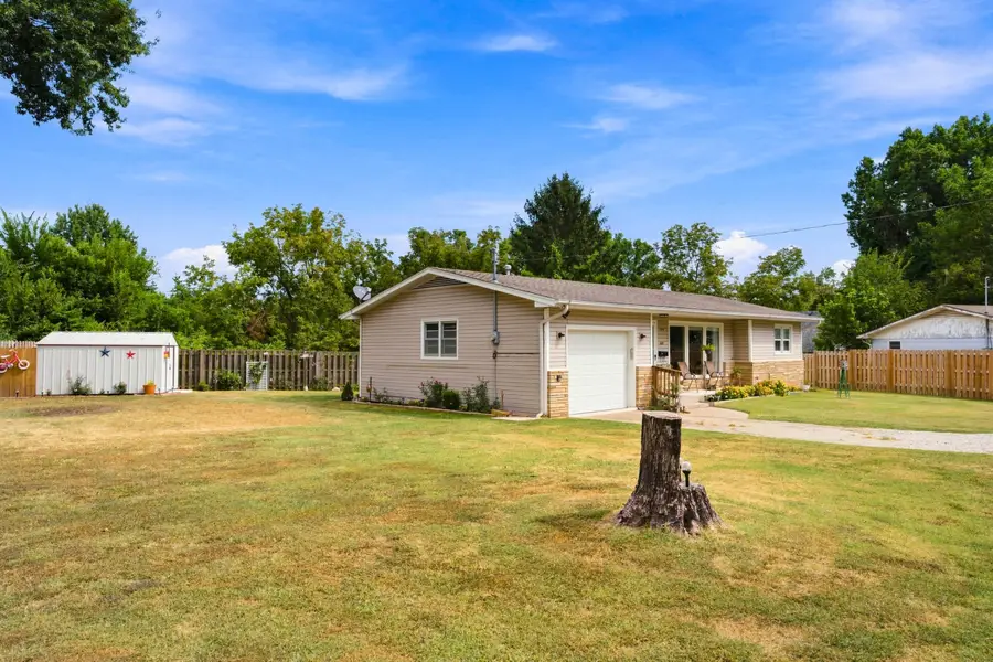 704 W Scott Street, Monett, MO 65708 - #2