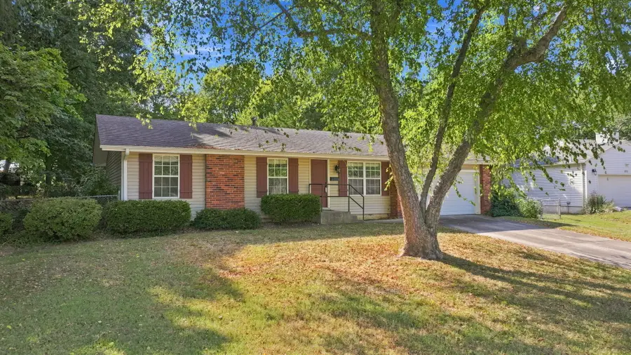 1955 S Oak Grove Avenue, Springfield, MO 65804 - #2