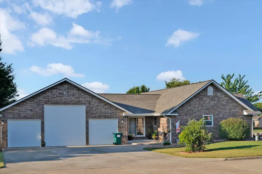 1485 S Village Lane, Bolivar, MO 65613 - #2