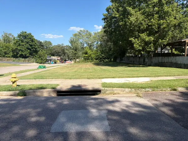 2260 N Campbell Avenue, Springfield, MO 65803