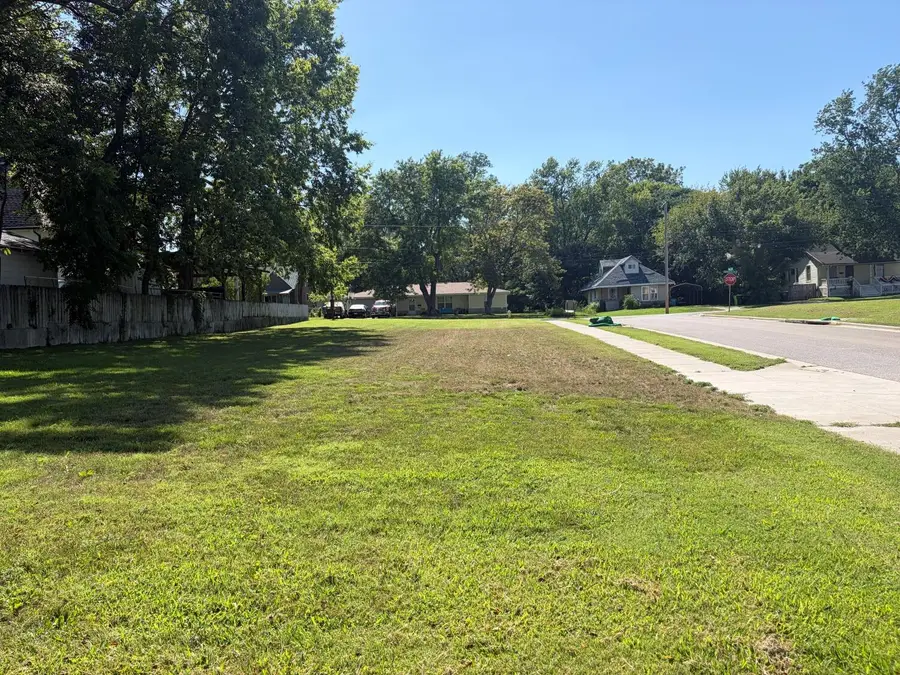 2260 N Campbell Avenue, Springfield, MO 65803 - #2