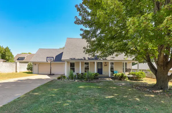 880 Redel Place, Bolivar, MO 65613