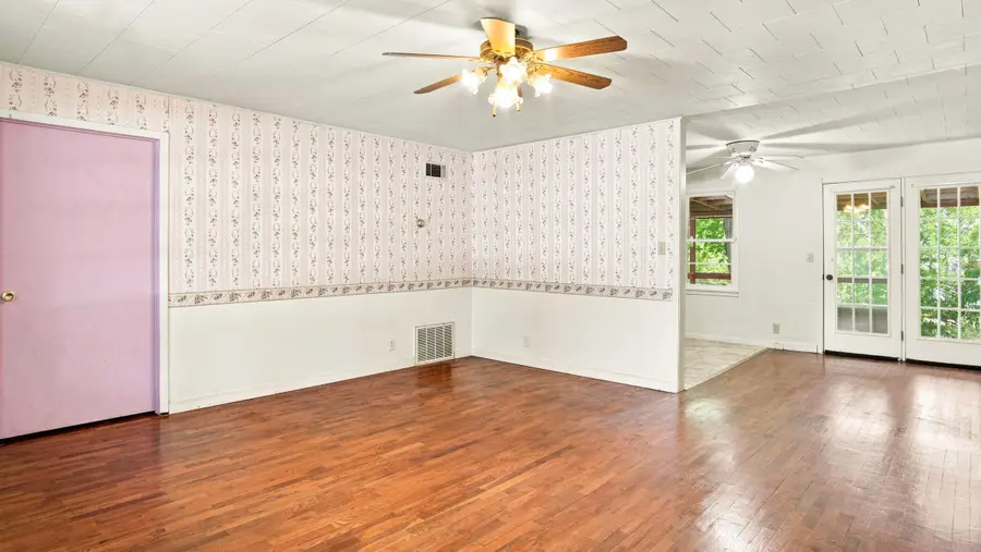 836 Missouri Avenue, West Plains, MO 65775 - #3