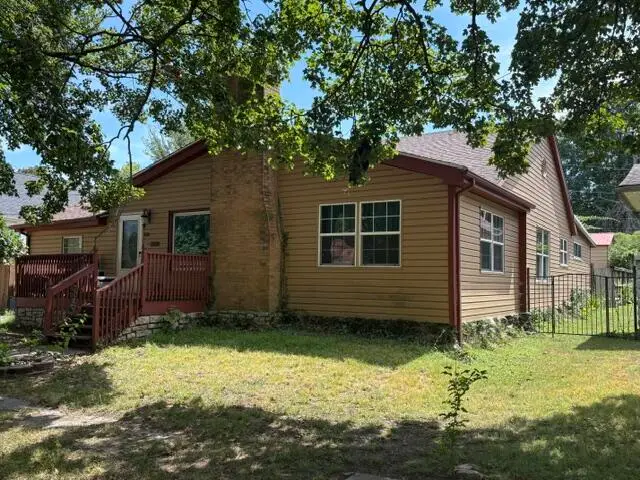126 E Pleasant Street, Aurora, MO 65605 - #2