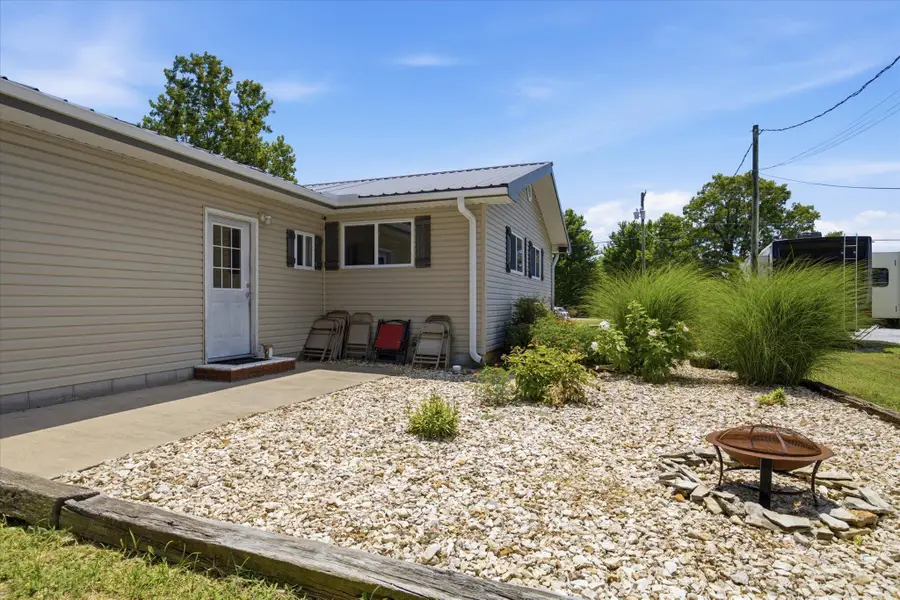 1225 E Church Street, Aurora, MO 65605 - #3