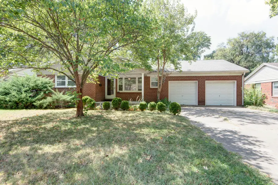 1455 S Barnes Avenue, Springfield, MO 65804 - #3