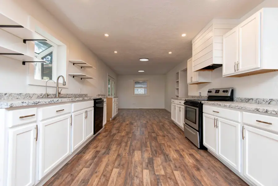 1020 E Edgewood Street, Springfield, MO 65807 - #2
