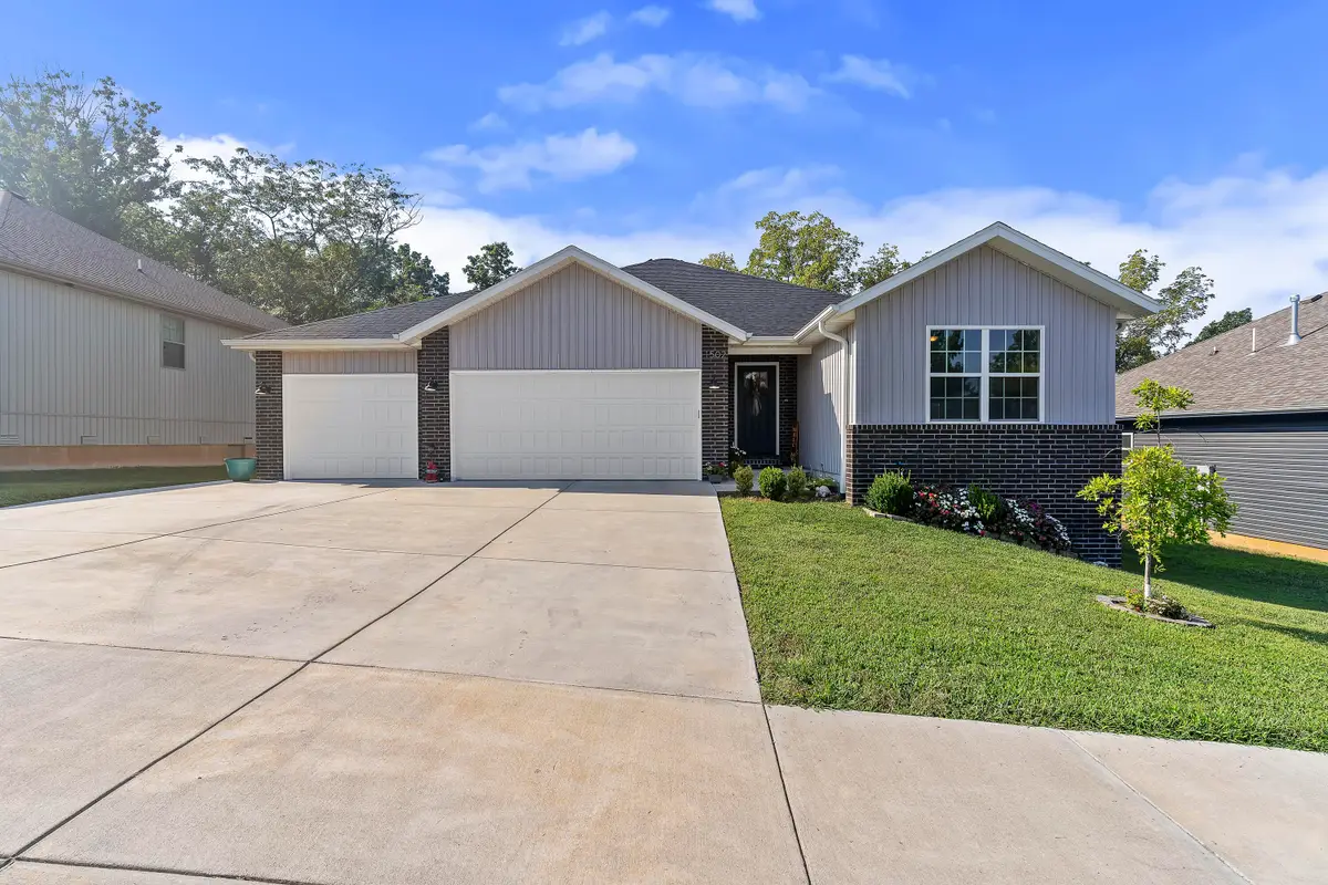 1502 W Parkview Street, Ozark, MO 65721 - #1