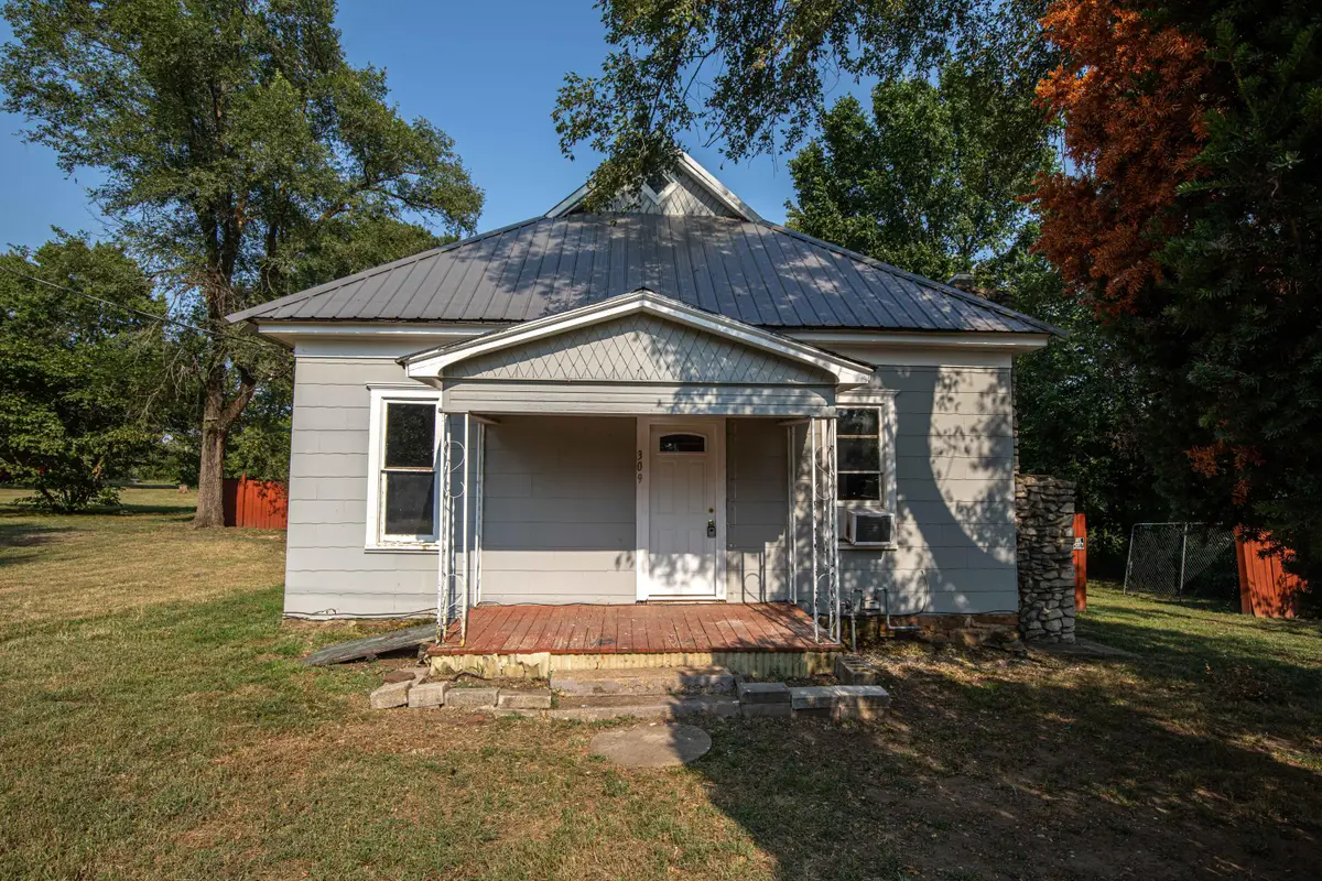 309 S Golden Street, Jerico Springs, MO 64756 - #1