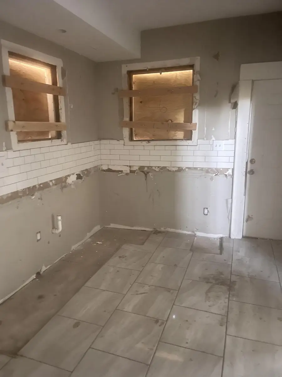 2819 Brooklyn Avenue, Kansas City, MO 64109 - #3