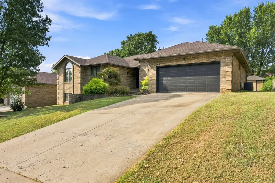 4009 S Cutler Court, Springfield, MO 65807 - #2