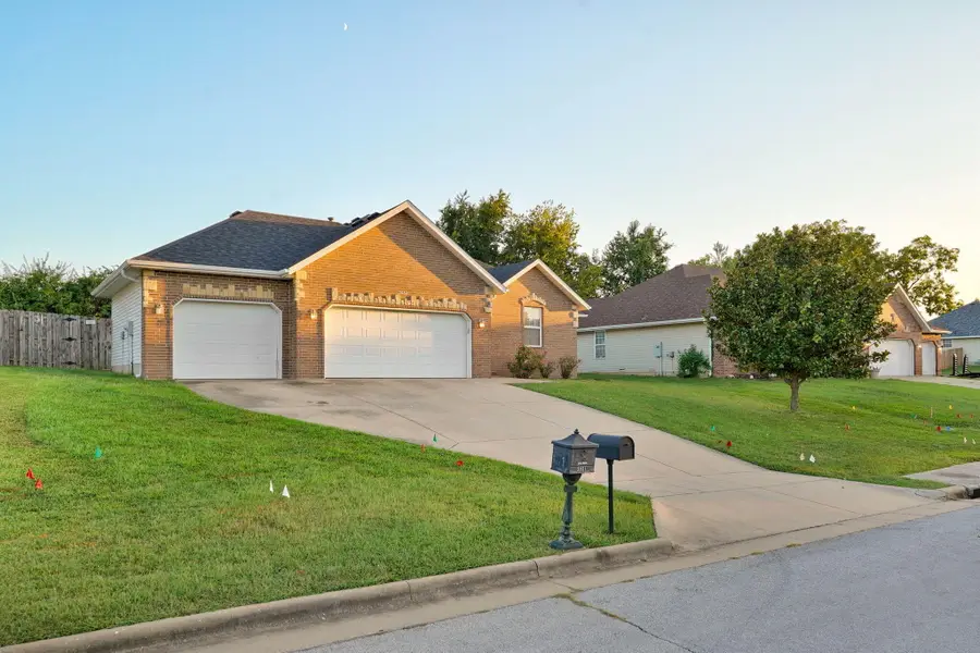 3032 W Grandview Street, Springfield, MO 65803 - #2