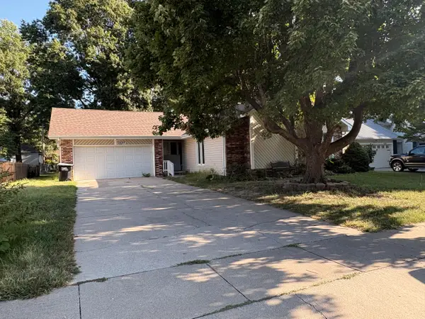 1327 W Riverside Street, Springfield, MO 65807