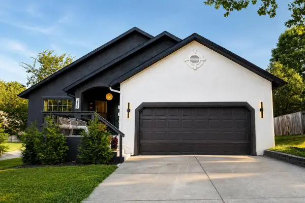 215 W Pine Hill Court, Nixa, MO 65714