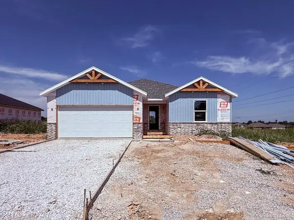719 W Brook Hollow Road, Nixa, MO 65714