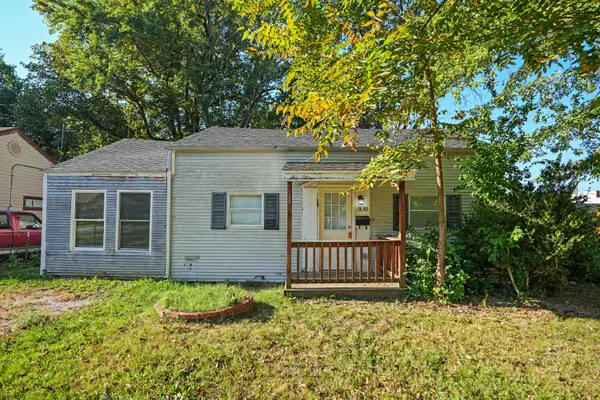 1830 E Monroe Terrace, Springfield, MO 65802