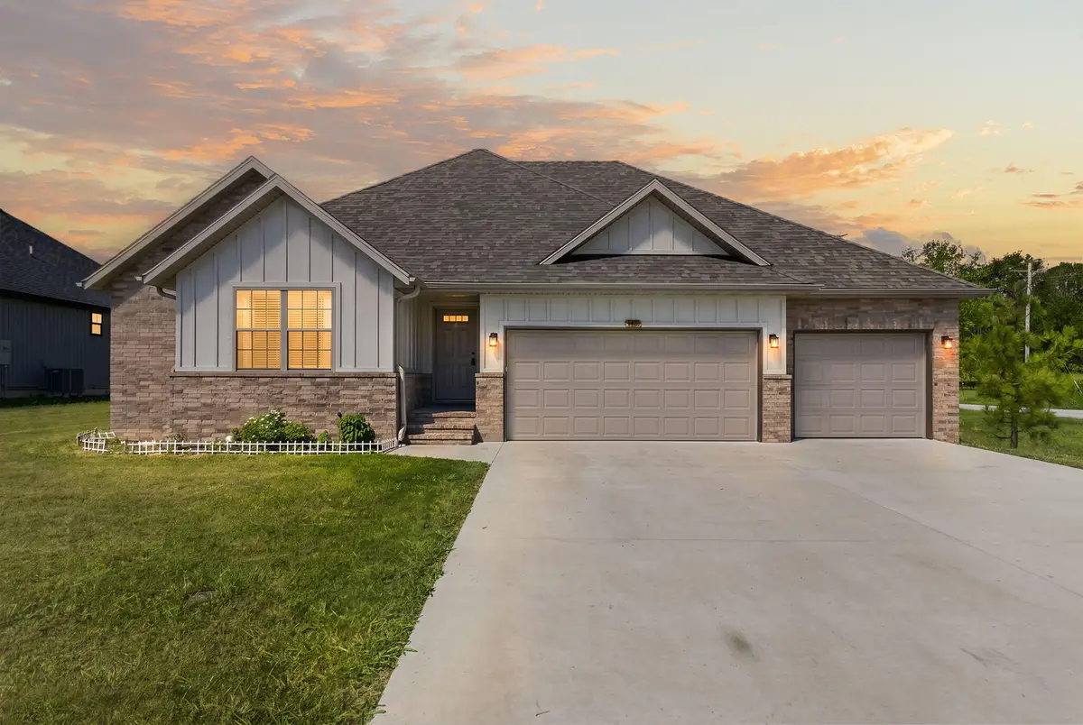 1481 N Lyon Avenue, Republic, MO 65738 - #1