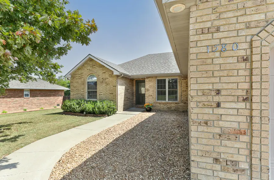 1580 S Mission Avenue, Bolivar, MO 65613 - #3