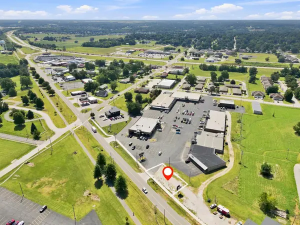 302 E Jackson Street, Willard, MO 65781