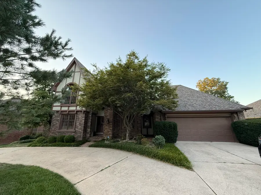 1921 E Nottingham Street, Springfield, MO 65804 - #2