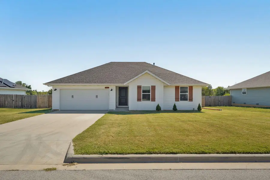 472 S Ethan Avenue, Republic, MO 65738 - #2