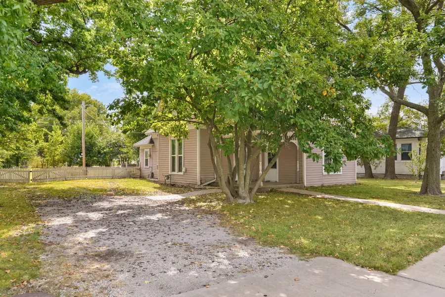 908 S Hickory Street, Mount Vernon, MO 65712 - #3