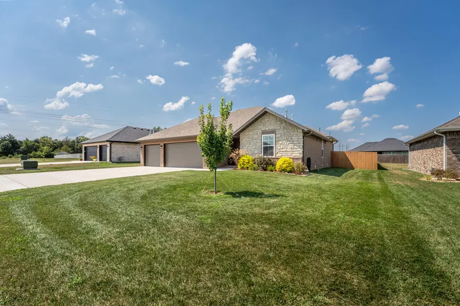 6089 S Canterbury Lane, Battlefield, MO 65619 - #2