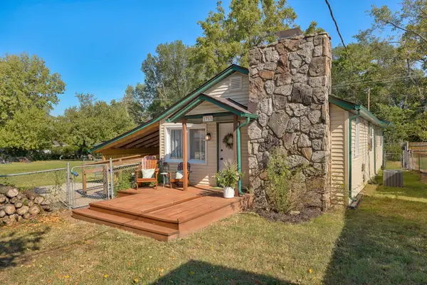 1711 W Nichols Street, Springfield, MO 65802