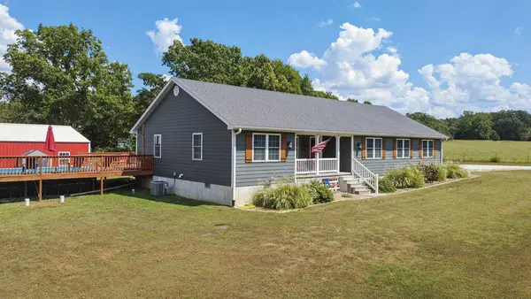 18505 E 1000 Road, Stockton, MO 65785
