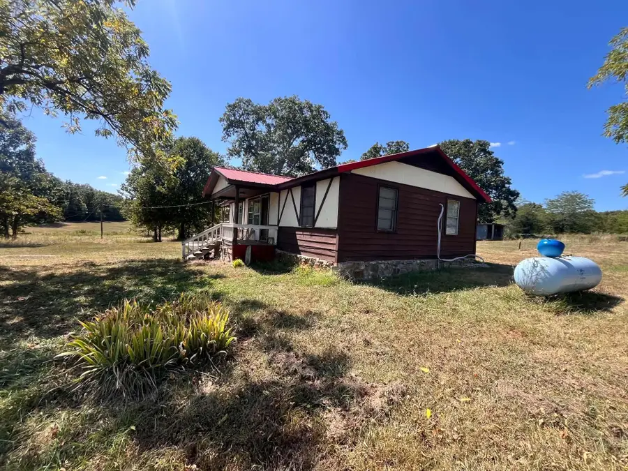 3065 N Camp Creek Road, Mammoth Spring, AR 72554 - #2