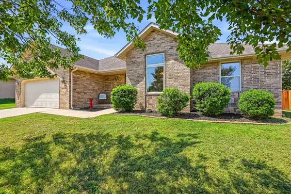 1911 Holly Springs Avenue, Nixa, MO 65714