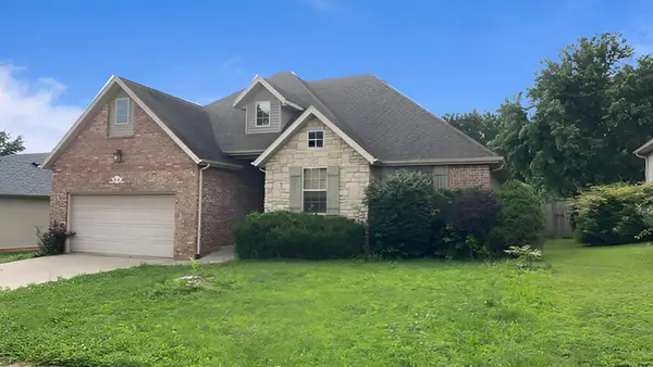 819 S Southgate Drive, Nixa, MO 65714