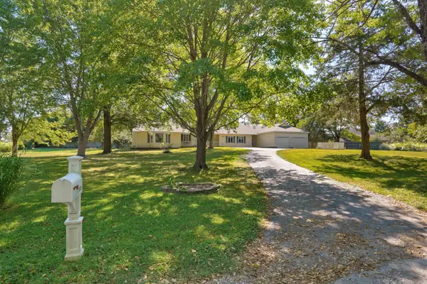 1382 Emerald Hills Drive, Nixa, MO 65714
