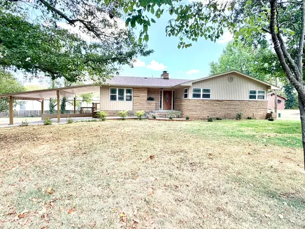 1424 S Jefferson Avenue, Aurora, MO 65605