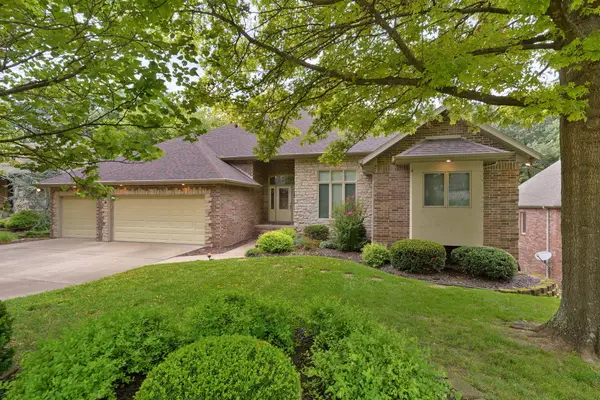 2441 S Forrest Heights Avenue, Springfield, MO 65809