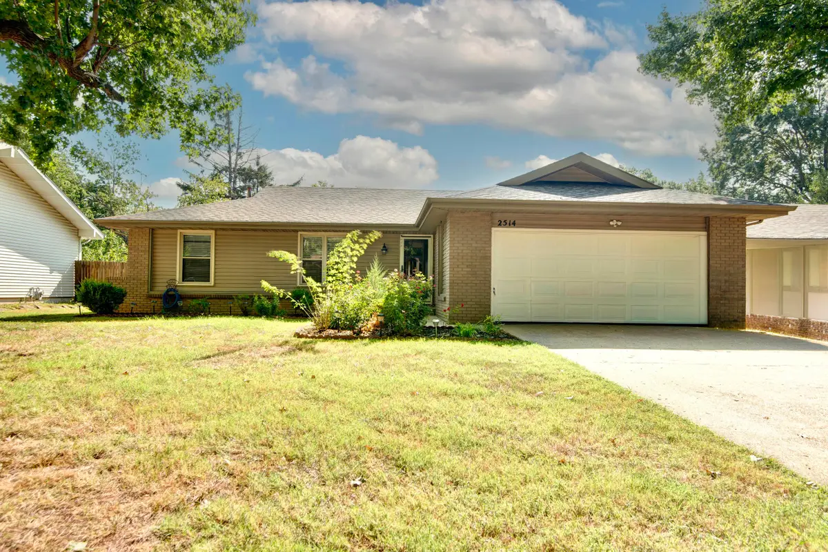 2514 S Weller Avenue, Springfield, MO 65804 - #1