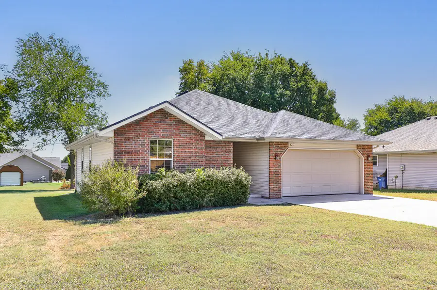 420 S Elgin Avenue, Bolivar, MO 65613 - #2