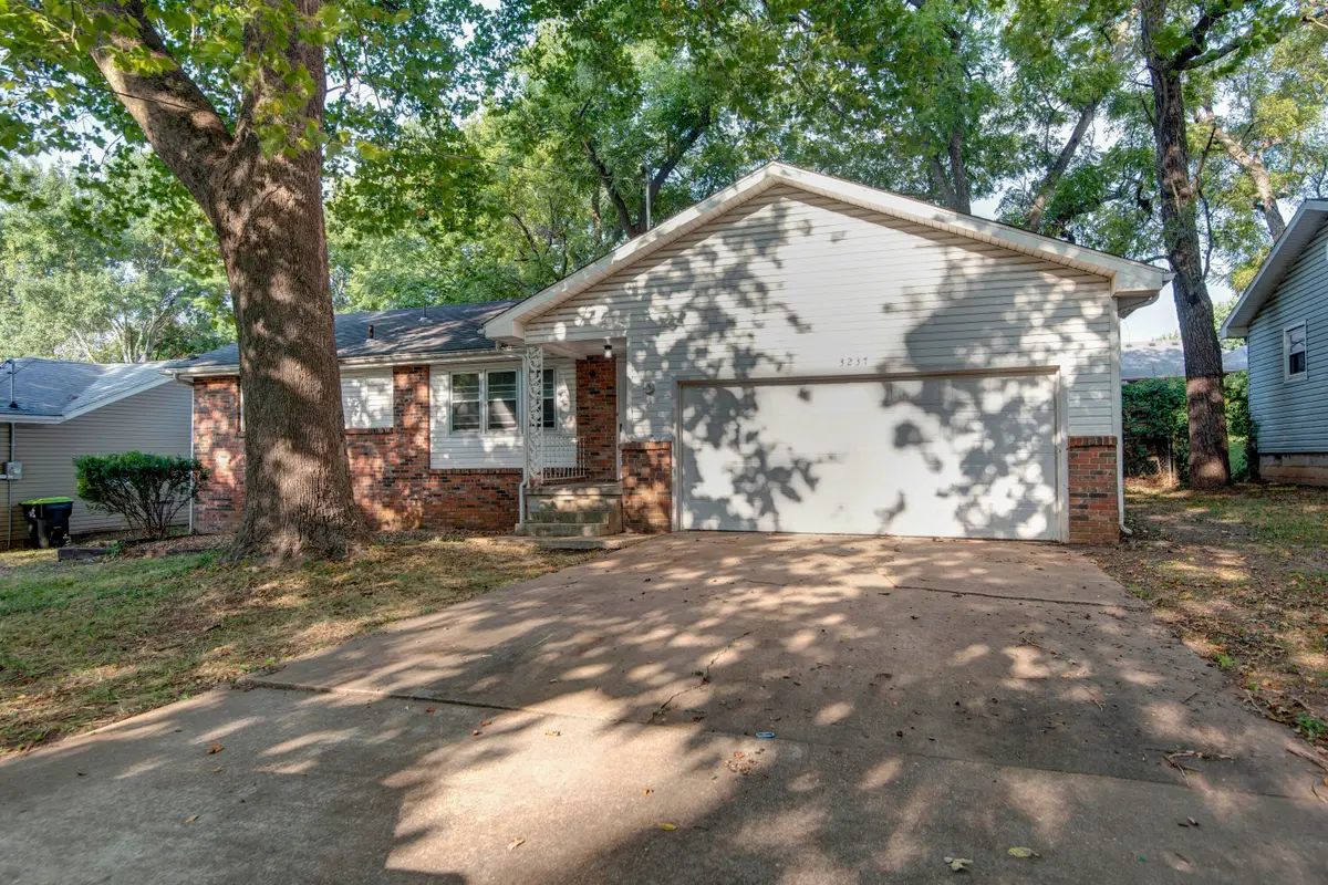 3237 S Ferguson Avenue, Springfield, MO 65807 - #1