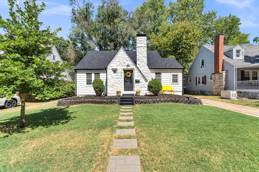1261 E University Street, Springfield, MO 65804 - #2
