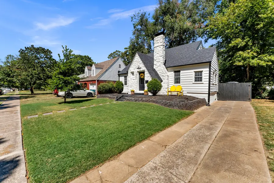 1261 E University Street, Springfield, MO 65804 - #3