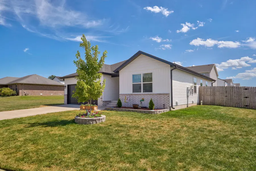 1230 W Lois Lane, Republic, MO 65738 - #3