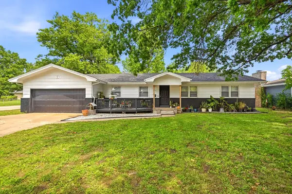 1201 W Edgewood Street, Springfield, MO 65807