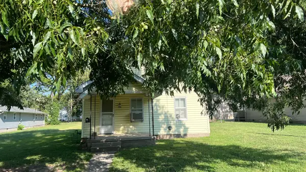 706 Walnut Street, Lamar, MO 64759