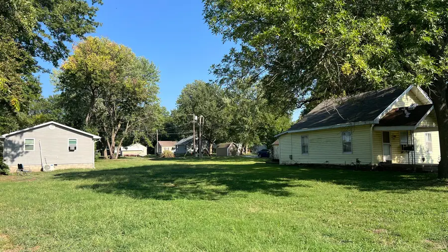 706 Walnut Street, Lamar, MO 64759 - #2