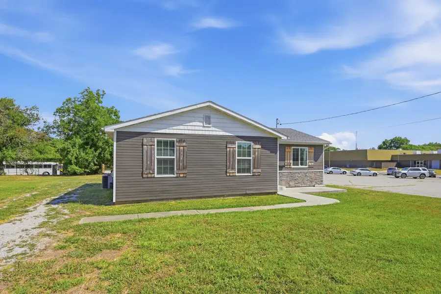 1028 W Ashland Street, Nevada, MO 64772 - #3