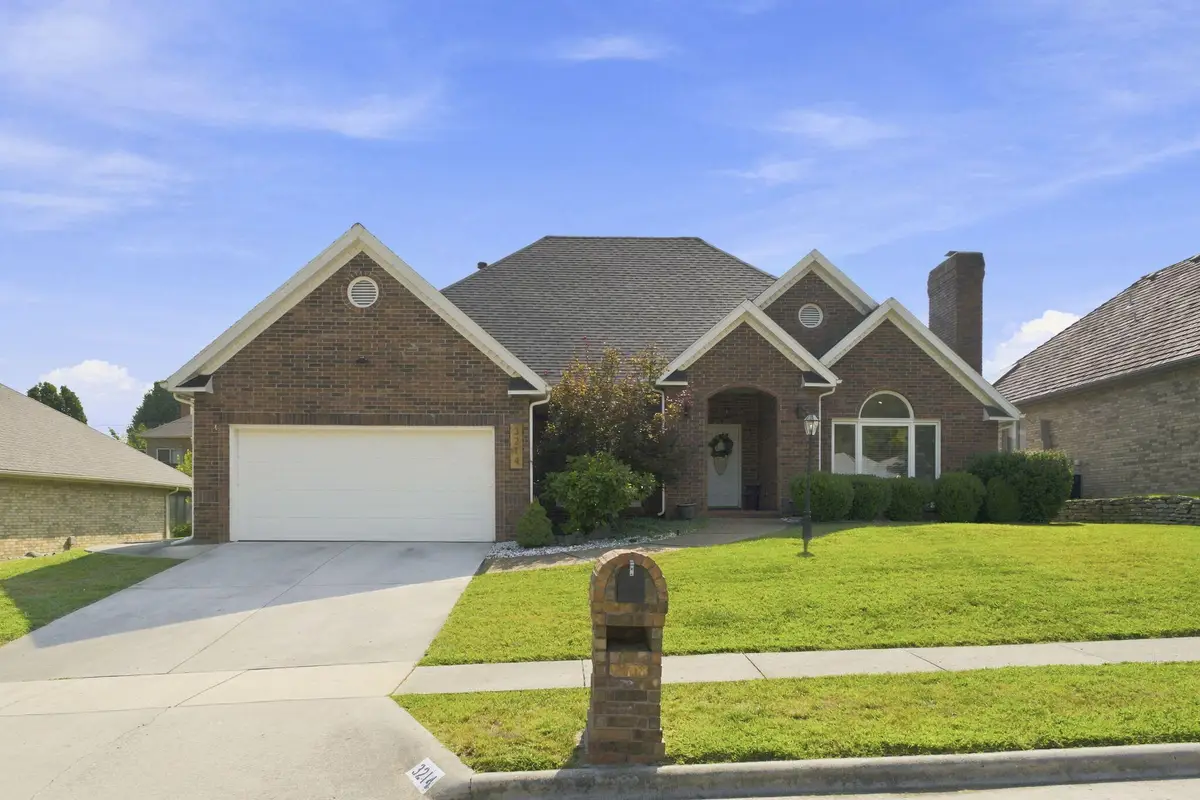 3214 S Oak Avenue, Springfield, MO 65804 - #1