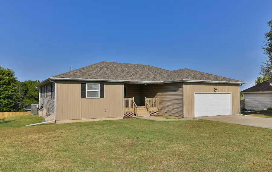 511 N Russell Avenue, Bolivar, MO 65613 - #2