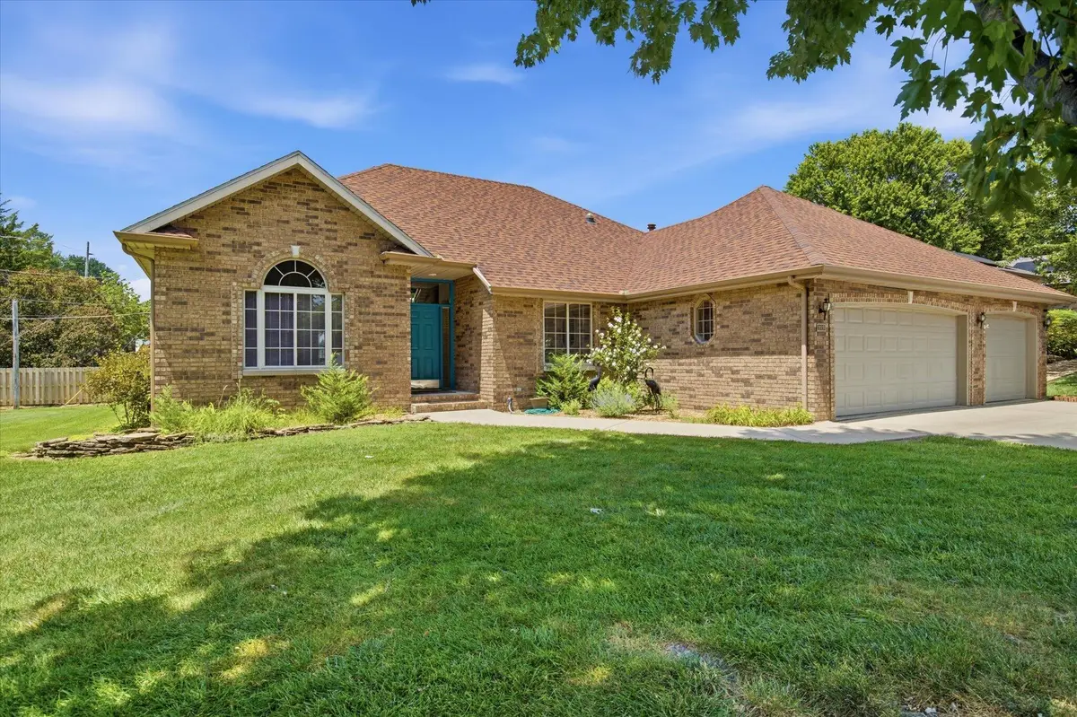 909 E Maplewood Street, Springfield, MO 65807 - #1